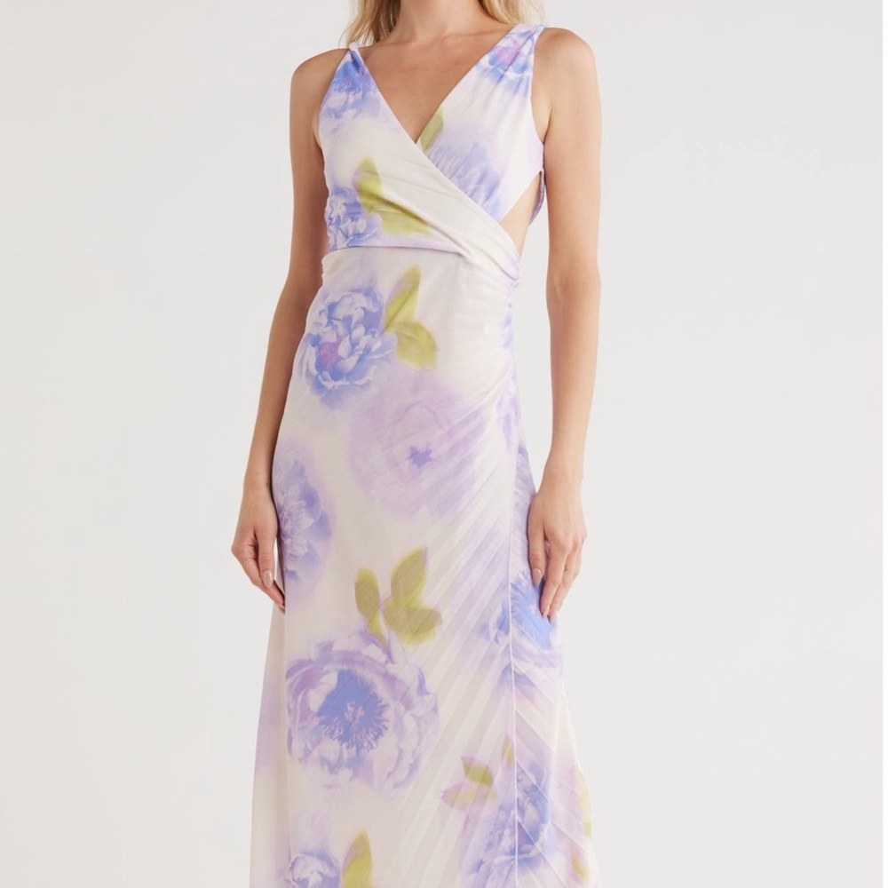 Lilac on Park Avenue – Floral Pleated Maxi Dress